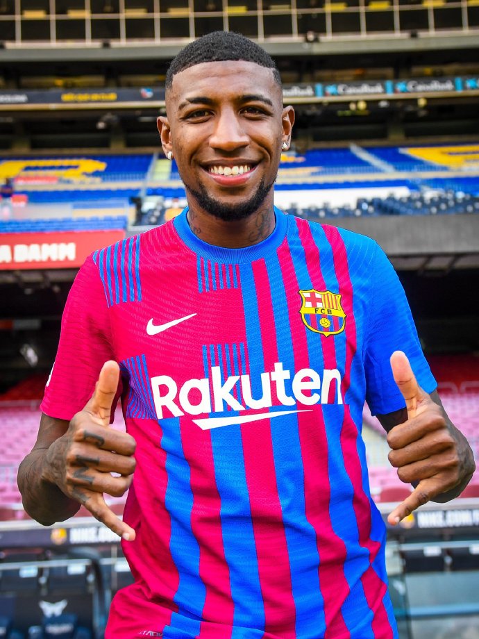 استمرار ميسي في برشلونةقرار مؤلم بلا منتصرين