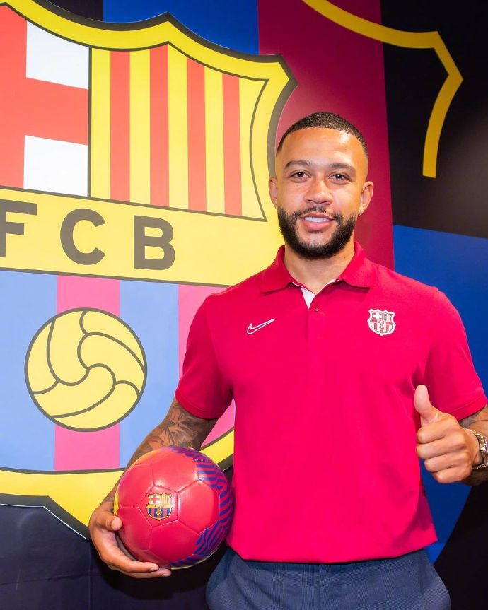 اعتادت جماهير كرة القدم على مشاهدة رش ملاعب كأس العالم 2022 في قطرالأسباب والفوائد