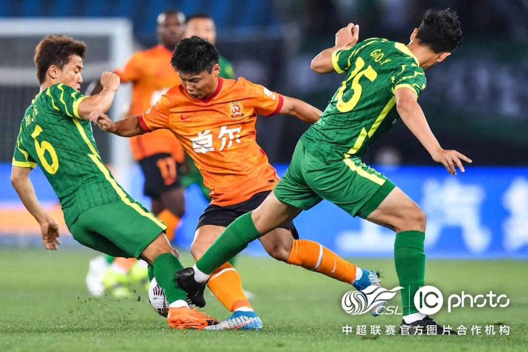 إنجلترا وسويسرا صراع التاريخ والطموح في يورو 2024