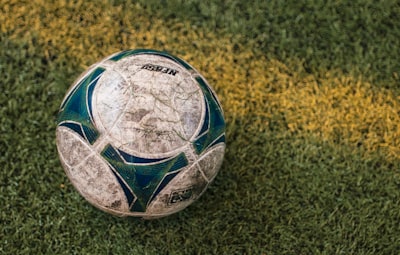 استشاط زيدان غضبا من إقامة مباراة ريال مدريد في الثلوج والريال يهدر الصدارة